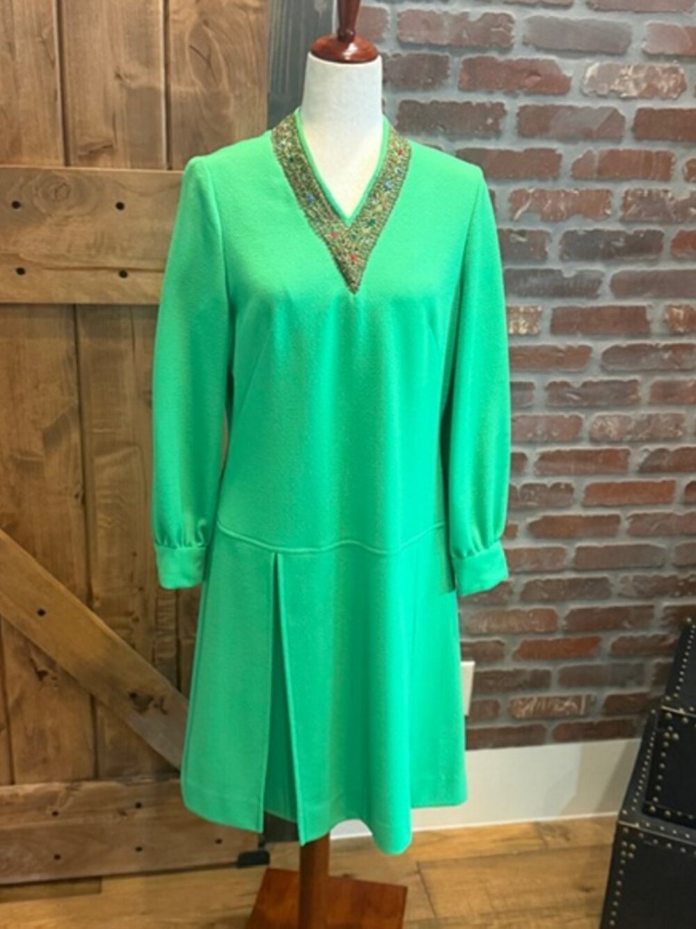 Vtg Jan Sue California Green Dress Beaded Neckline Pleated Skirt Size 12 Retro